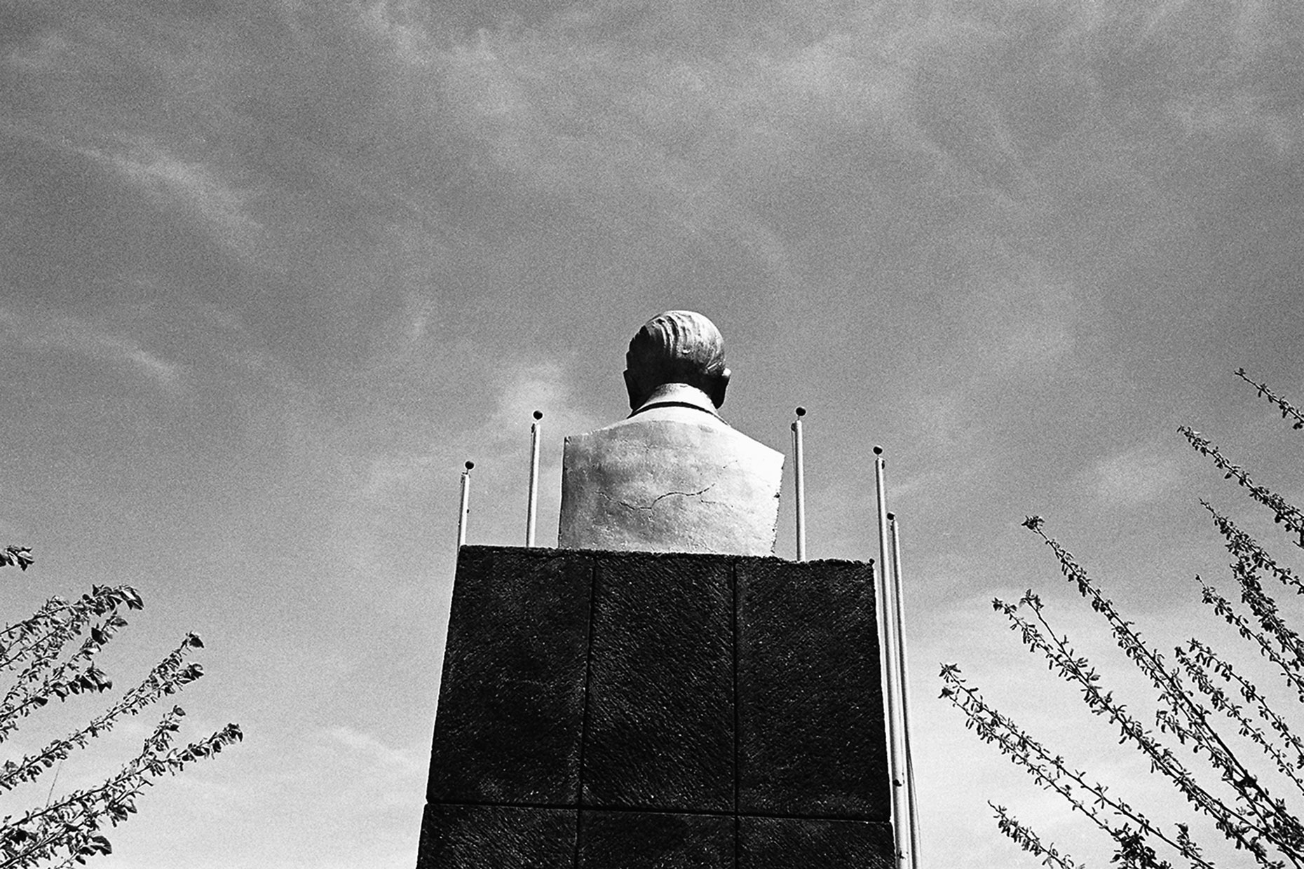 03_Statue_Nogales.jpg