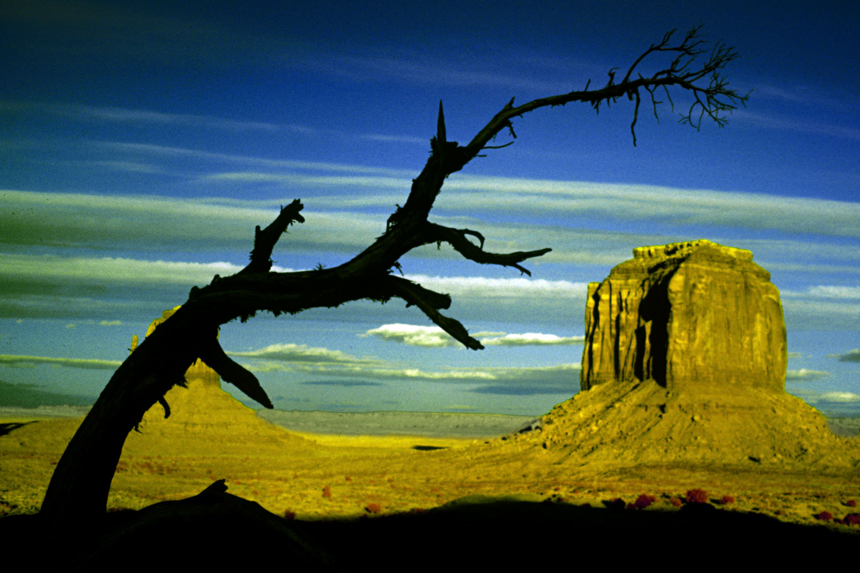 06_Infrared-Monument-Valley