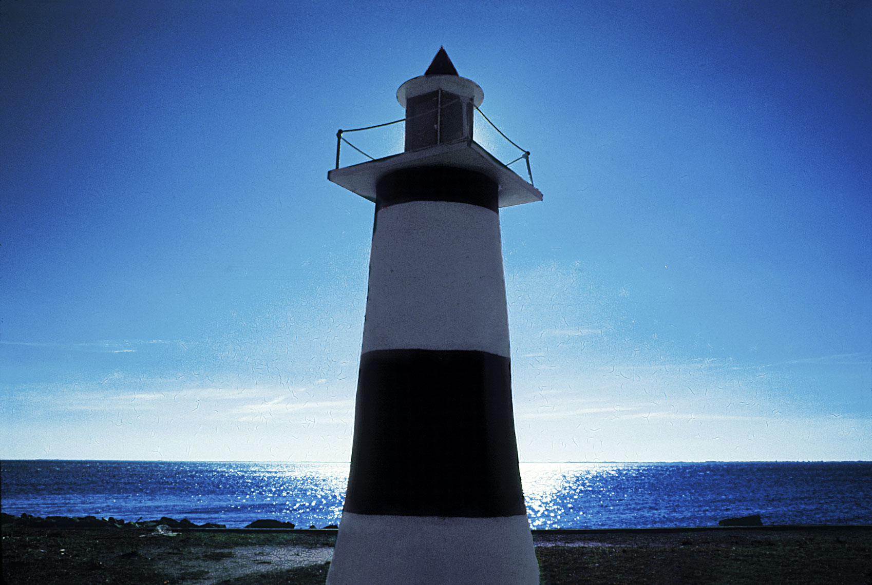 13_Infrared-Lighthouse